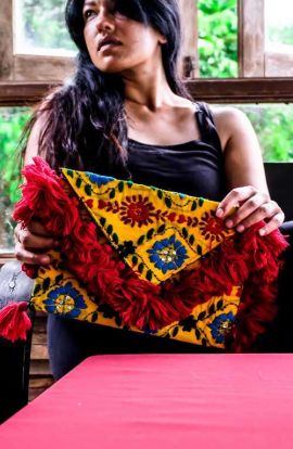 Offbeat Clutch - Mustard